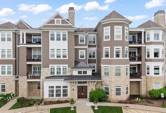 Condo in Hinsdale, Illinois, United States 1 - 18450692