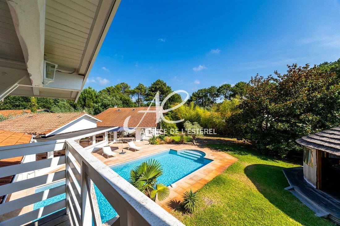 Estate in Le Moulleau-Les Abatilles, Arcachon, France 3 - 16125679