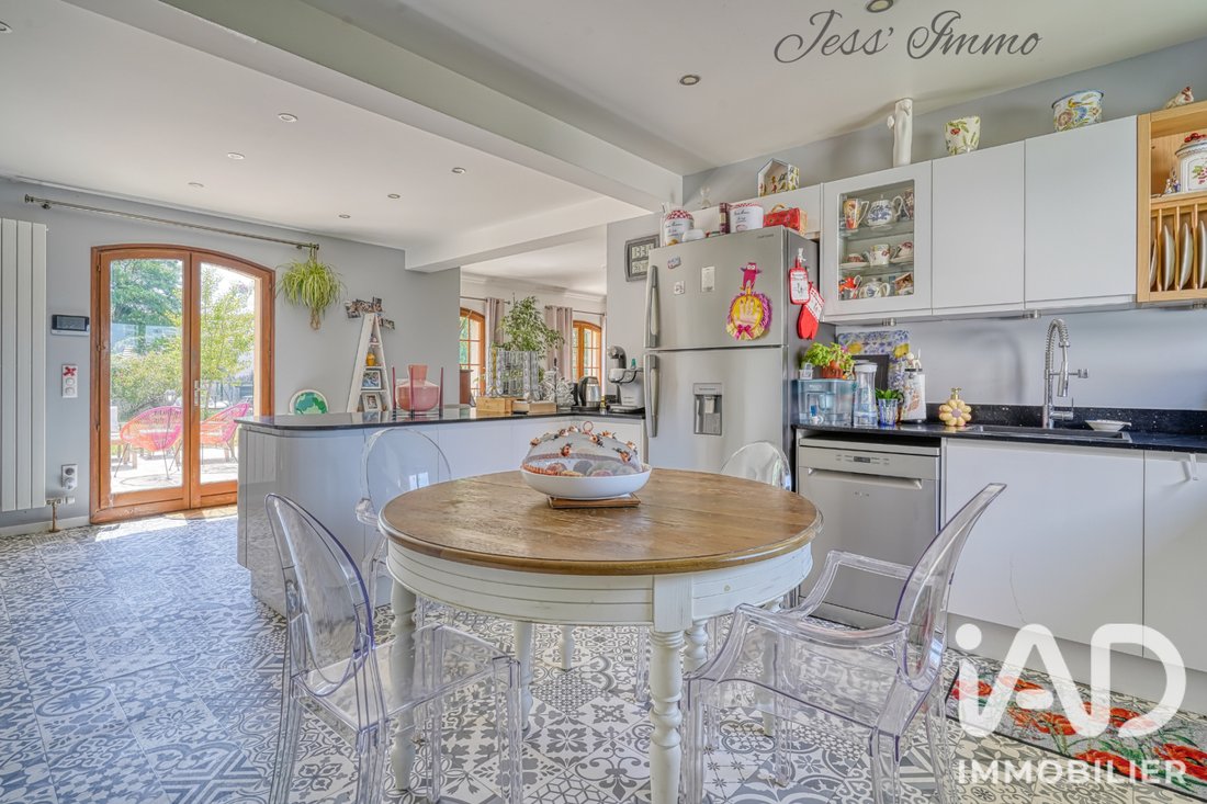 House in La Ville-du-Bois, Ile-de-France, France 4 - 18290027