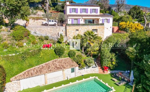 Villa in Menton, Provence-Alpes-Côte d'Azur, France 1