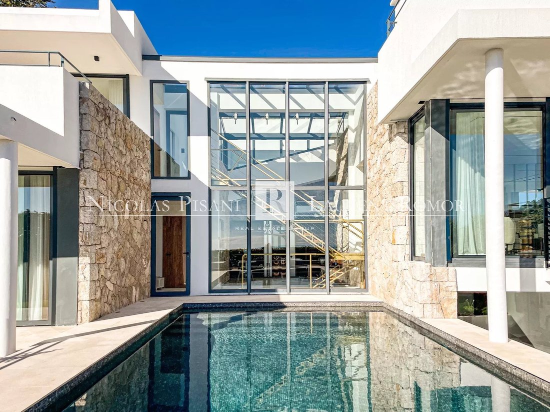 Villa in Èze, Provence-Alpes-Côte d'Azur, France 1 - 18449730