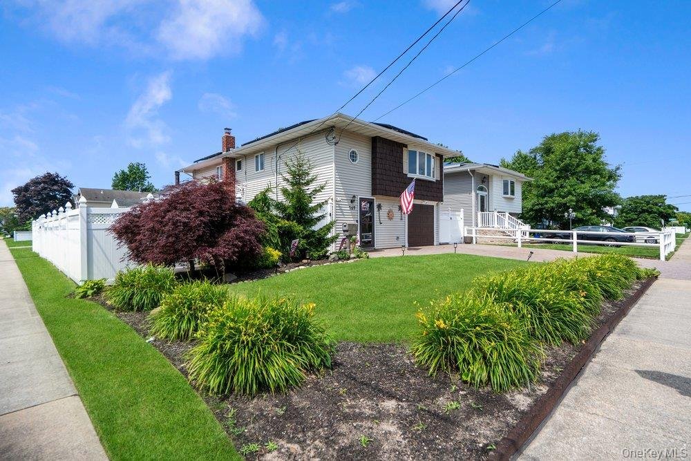 House in Lindenhurst, New York, United States 3 - 18451338