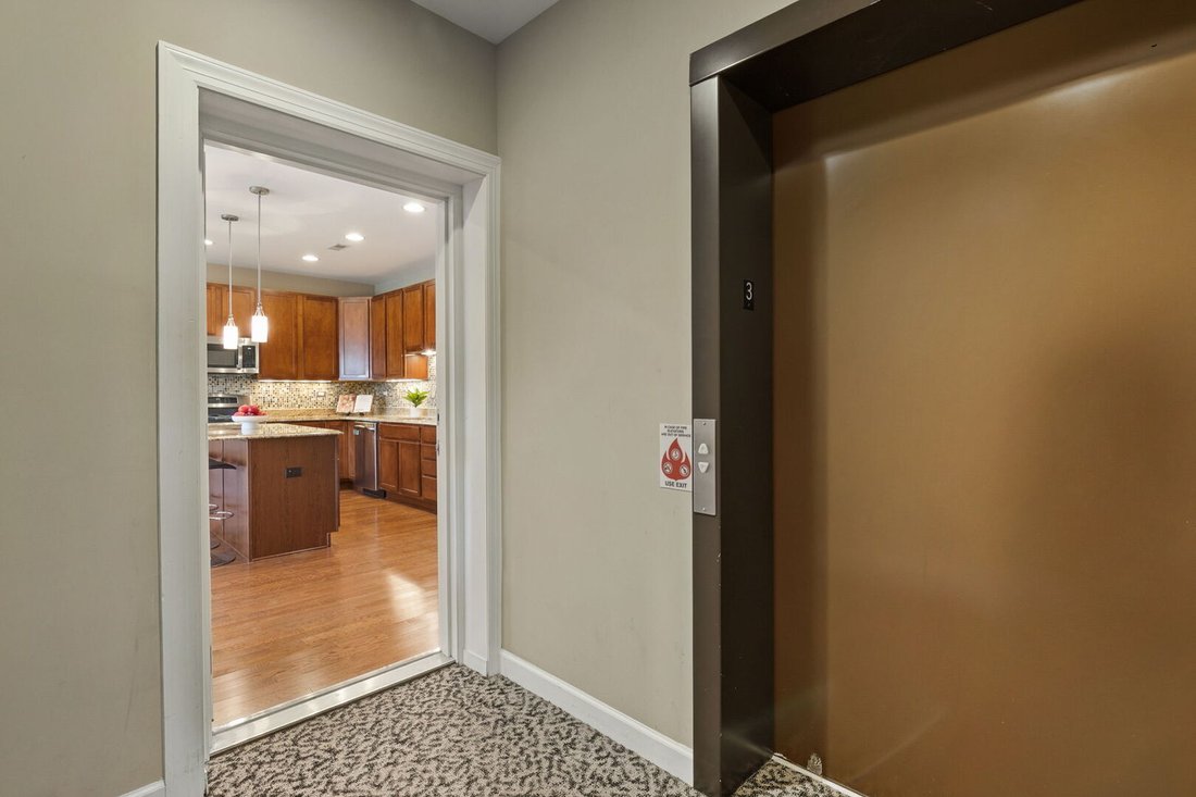 Condo in Chicago, Illinois, United States 2 - 18447074