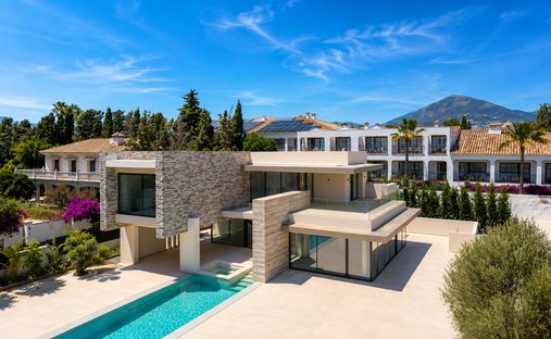 Villa in San Pedro de Alcantara, Andalusia, Spain 1