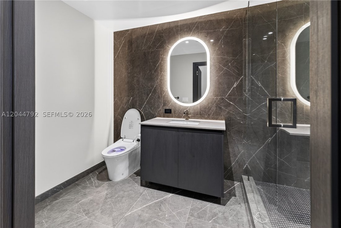 Condo in Miami, Florida, United States 3 - 18449491