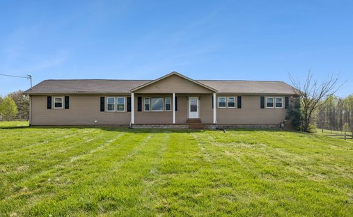 House in Charlotte, Tennessee, United States 1