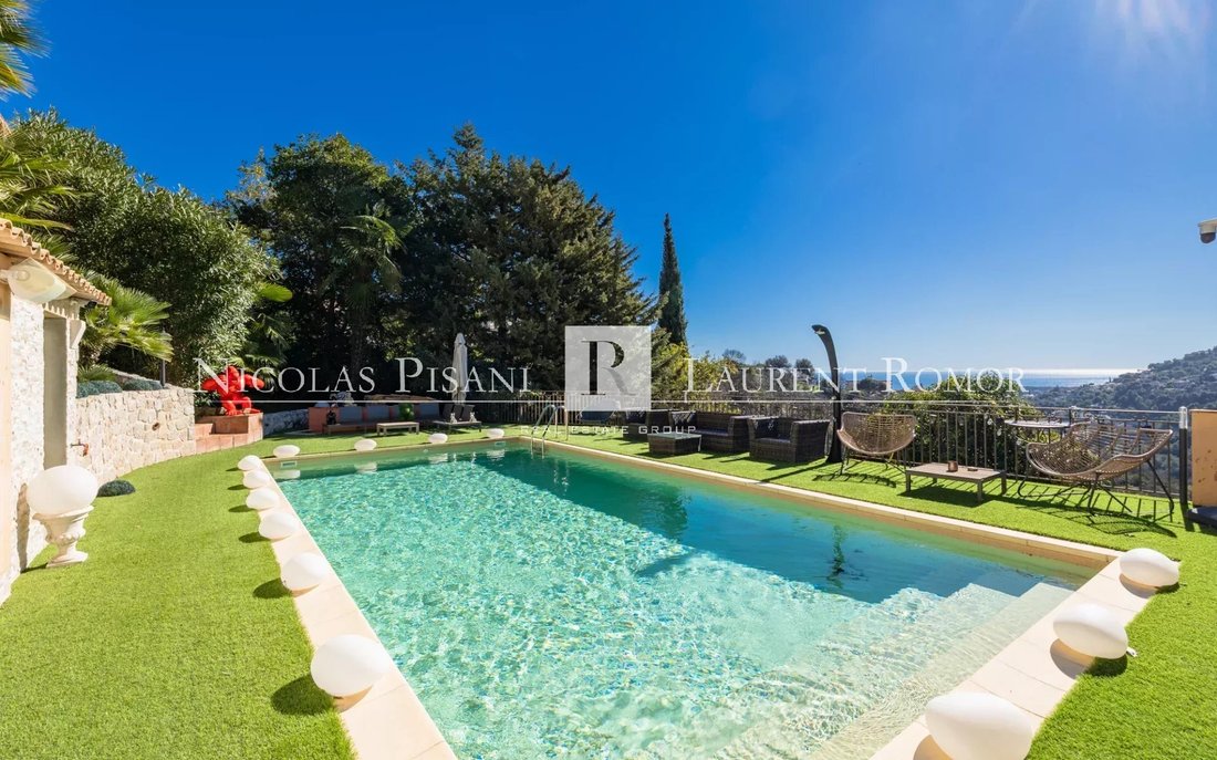 Villa in Menton, Provence-Alpes-Côte d'Azur, France 2 - 18449657