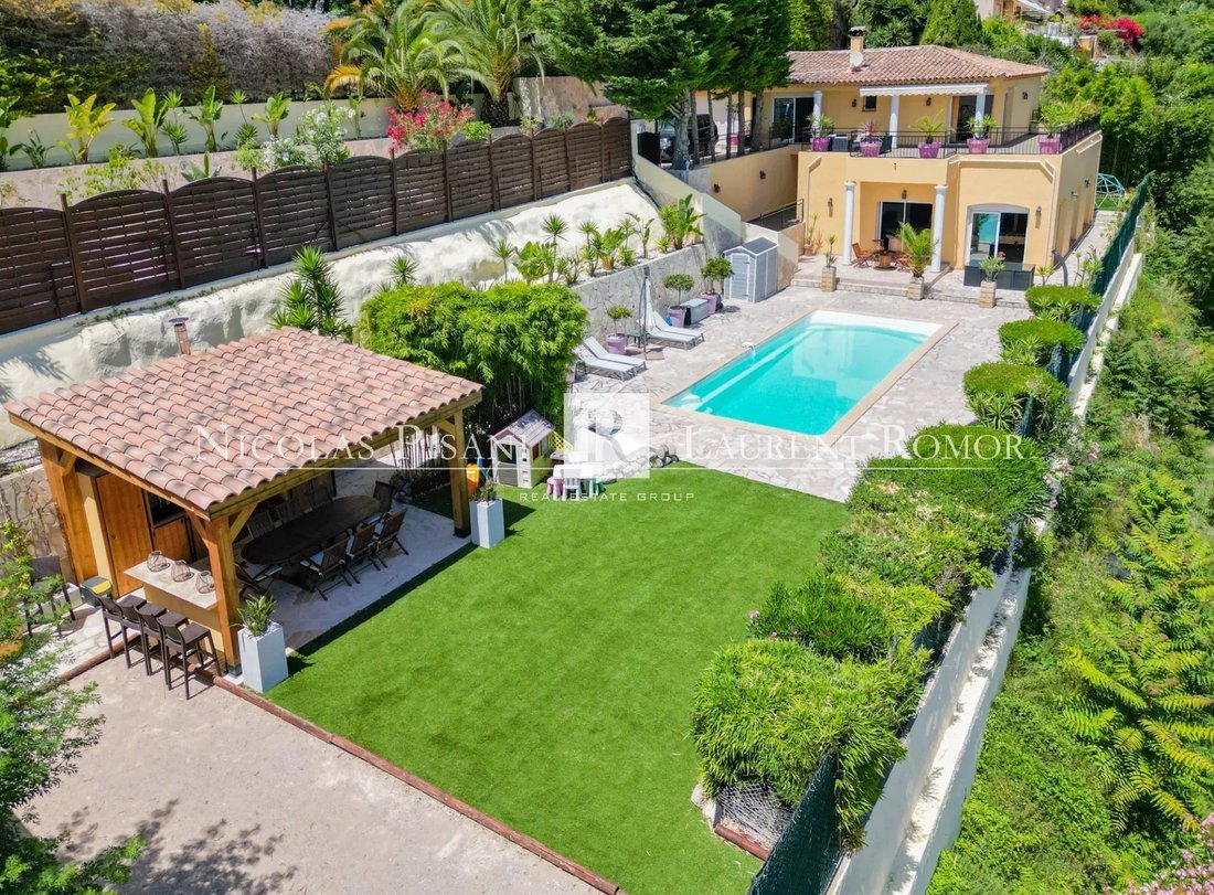 Villa in Èze, Provence-Alpes-Côte d'Azur, France 1 - 18449632