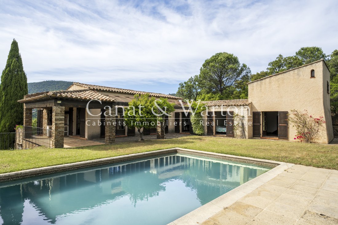 Villa in Sud, Cavalaire-sur-Mer, France 2 - 17969458