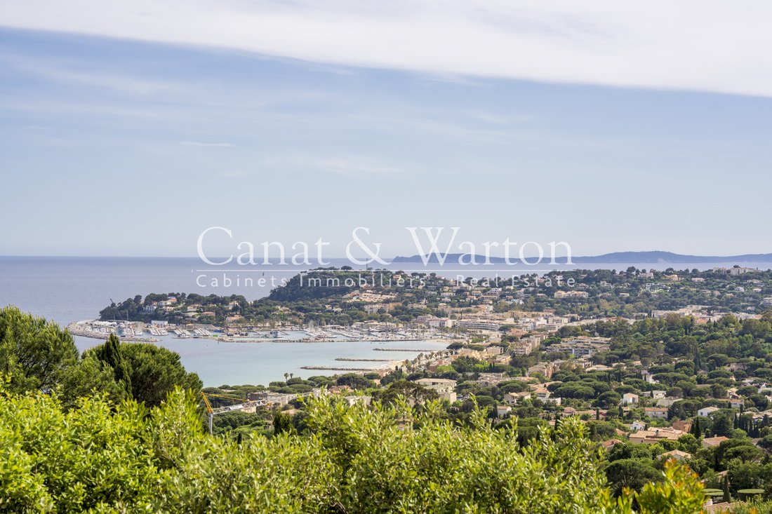 Villa in Sud, Cavalaire-sur-Mer, France 1 - 17969458