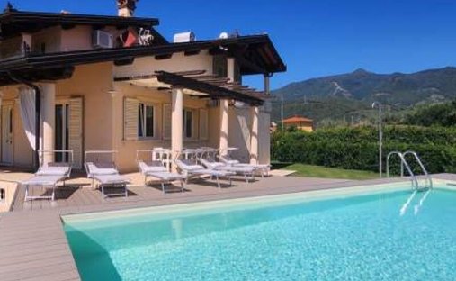 Villa in Seravezza, Tuscany, Italy 1