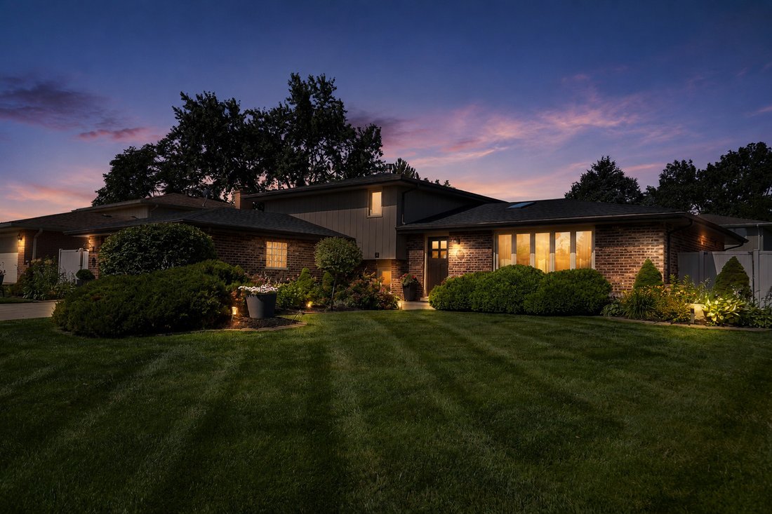 House in Orland Park, Illinois, United States 2 - 18447109