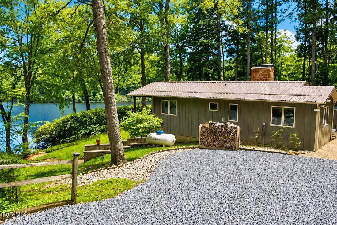 House in Roan Mountain, Tennessee, United States 3 - 18378030