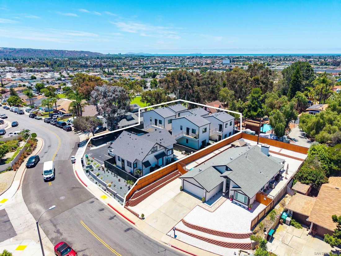 San Diego, California, United States 2 - 18449703