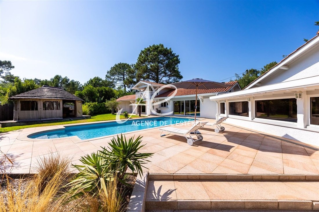 Estate in Le Moulleau-Les Abatilles, Arcachon, France 1 - 16125679