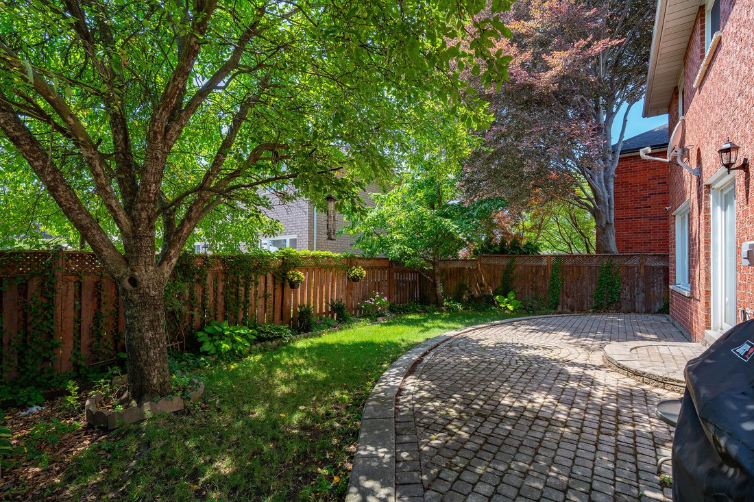 House in Mississauga, Ontario, Canada 5 - 18448505