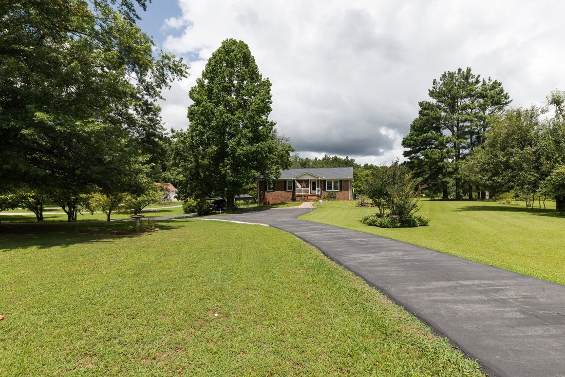 House in Bon Aqua, Tennessee, United States 4 - 18443124