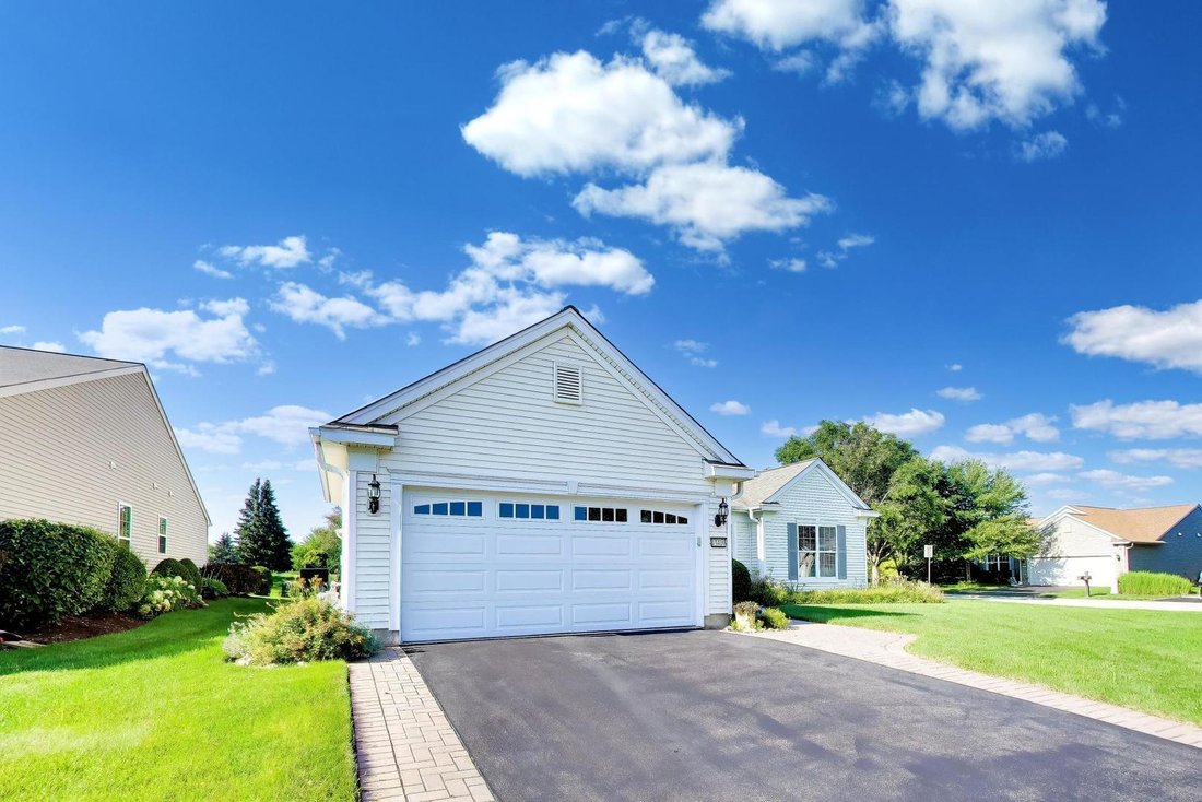 House in Huntley, Illinois, United States 3 - 18419811