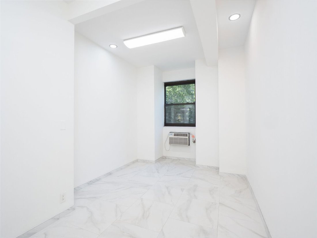Co Op in New York, New York, United States 3 - 17863244