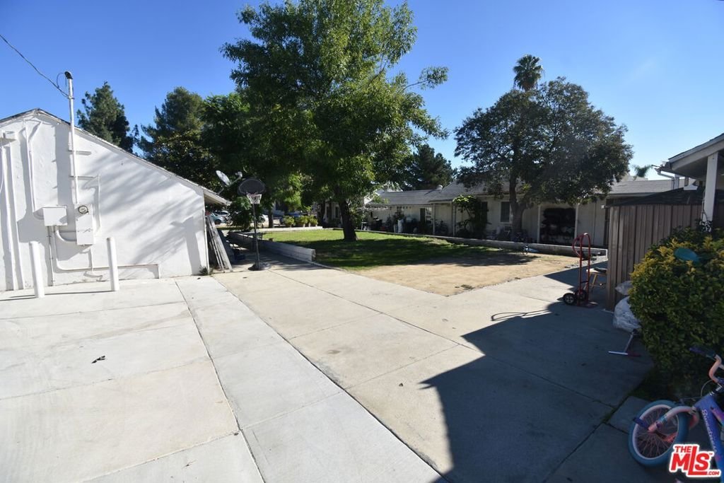Los Angeles, California, United States 3 - 18449893