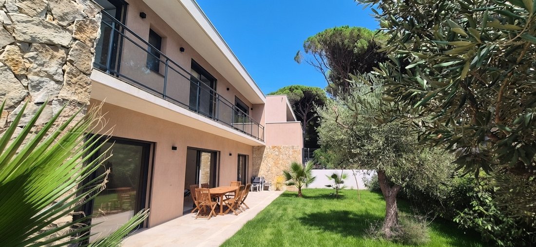 Villa in Le Dramont-Agay-Anthéor-Le Trayas, Saint-Raphaël, France 4 - 18450026