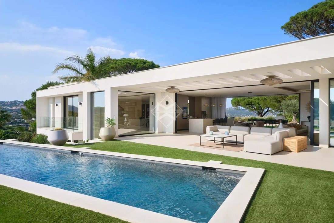 Villa in Nartelle-Noyer-Bellevue-bd des Sardinaux, Sainte-Maxime, France 1 - 18156580