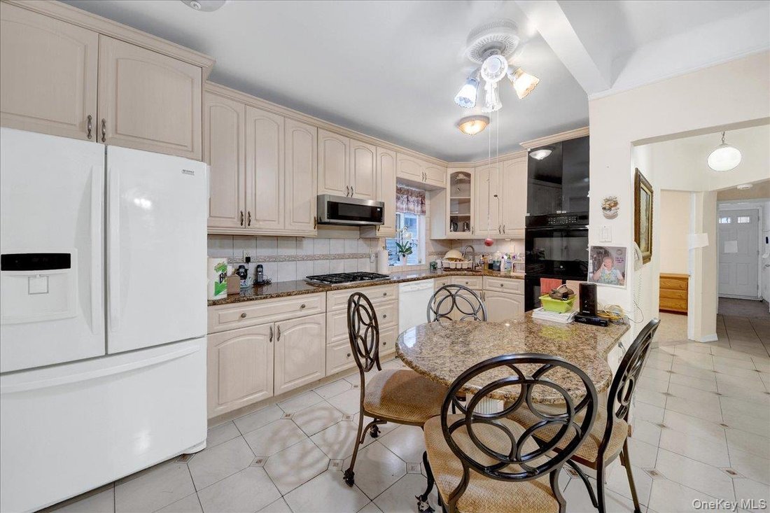 House in New York, New York, United States 4 - 18450119