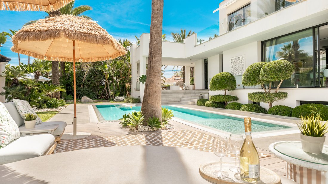 House in Elviria-Cabopino, Marbella, Spain 3 - 18002175