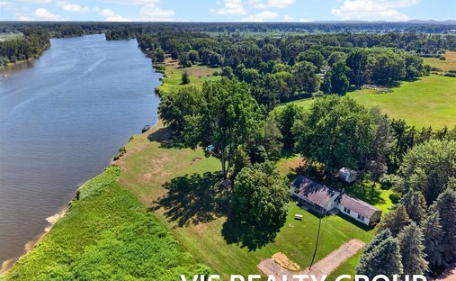 House in Fruitport Charter Township, Michigan, United States 1