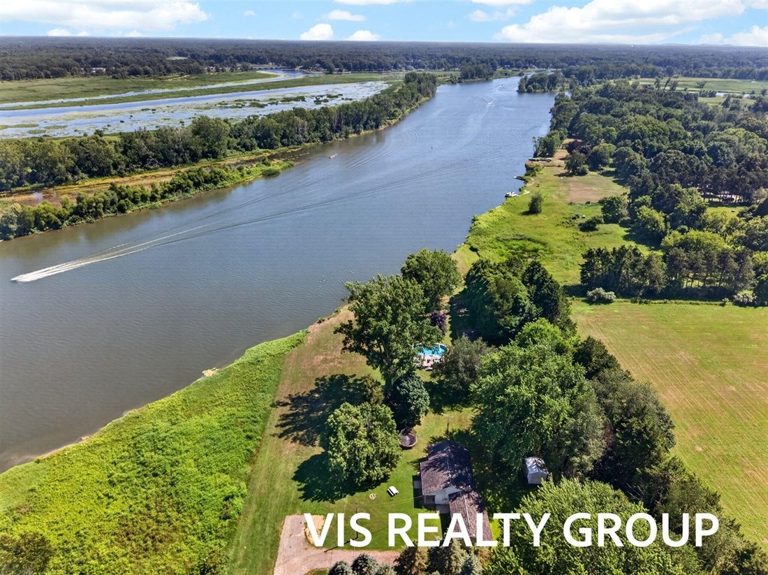 House in Fruitport Charter Township, Michigan, United States 3 - 18450293