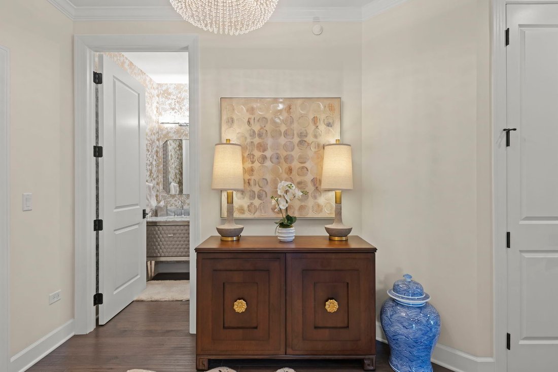 Condo in Hinsdale, Illinois, United States 2 - 18450692