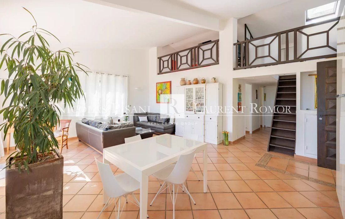 House in Èze, Provence-Alpes-Côte d'Azur, France 4 - 18449667