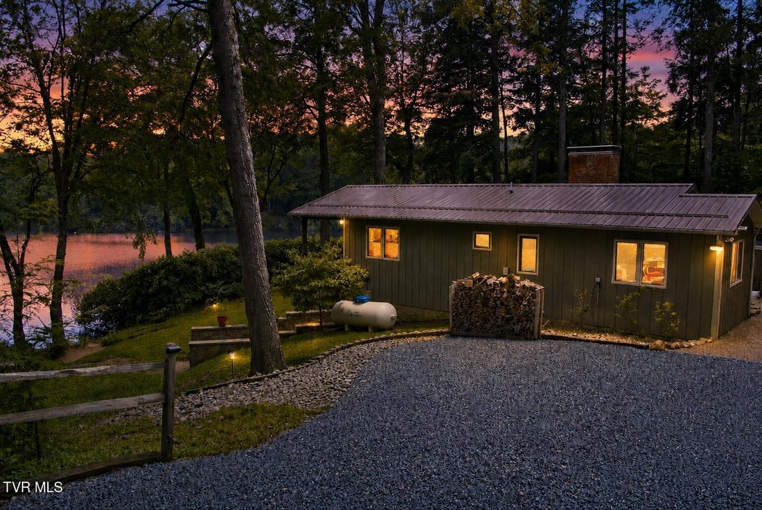 House in Roan Mountain, Tennessee, United States 1 - 18378030
