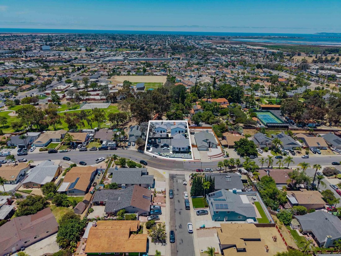 San Diego, California, United States 1 - 18449703