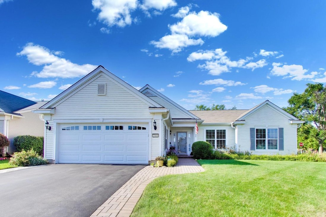 House in Huntley, Illinois, United States 1 - 18419811
