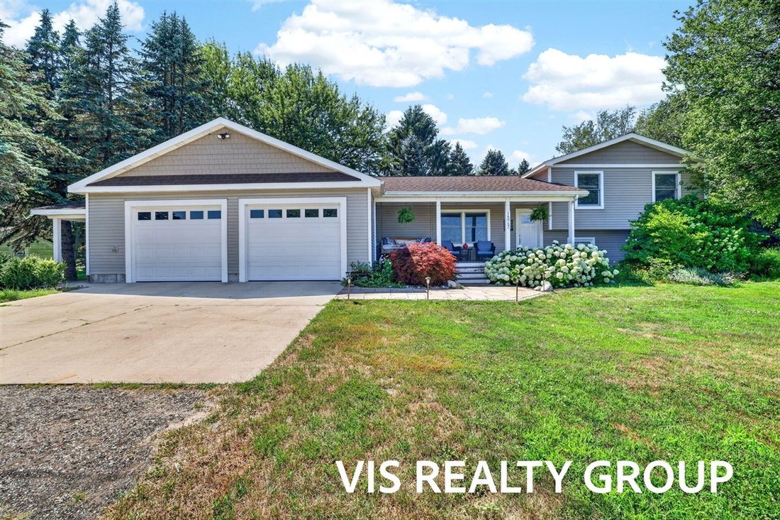 House in Fruitport Charter Township, Michigan, United States 2 - 18450352