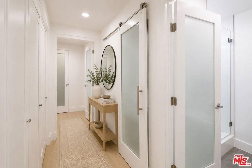 Condo in Los Angeles, California, United States 5 - 18449882