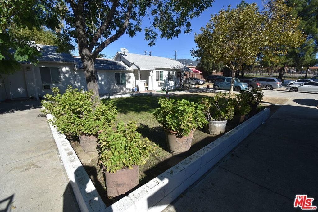 Los Angeles, California, United States 4 - 18449893