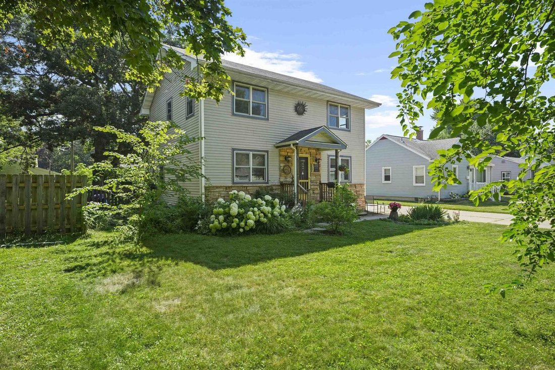 House in Monona, Wisconsin, United States 2 - 18446128