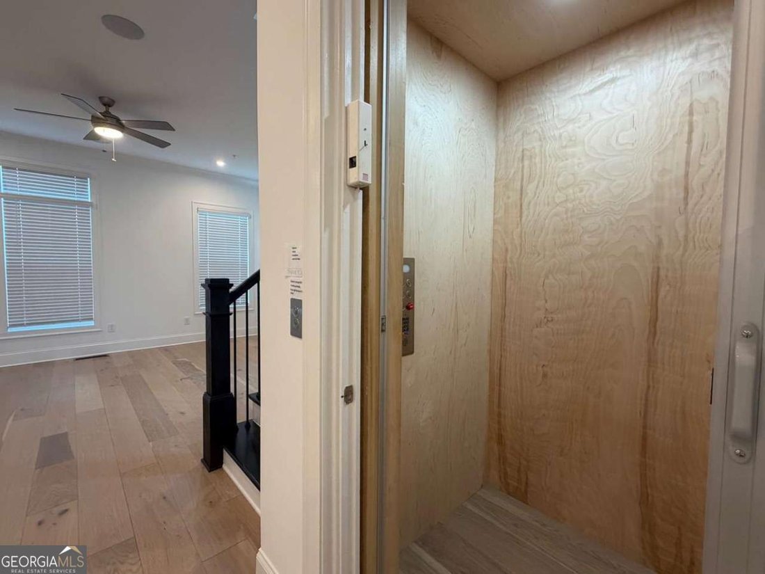 Townhouse in Alpharetta, Georgia, United States 4 - 18450417