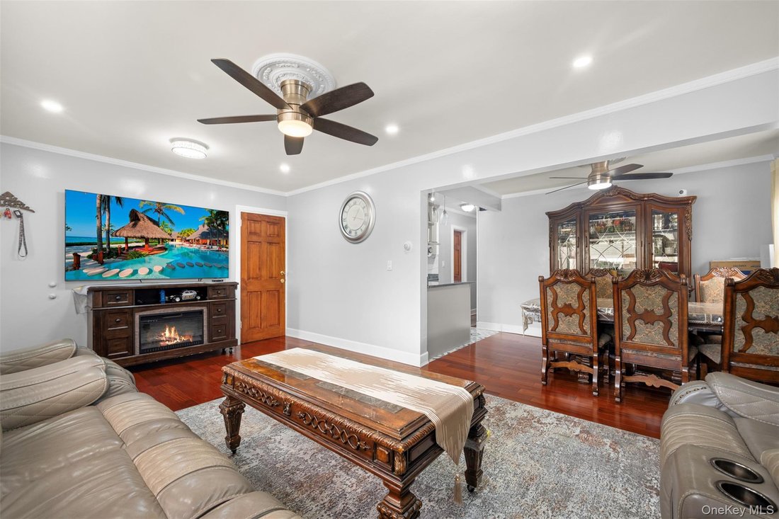 House in New York, New York, United States 5 - 18450146