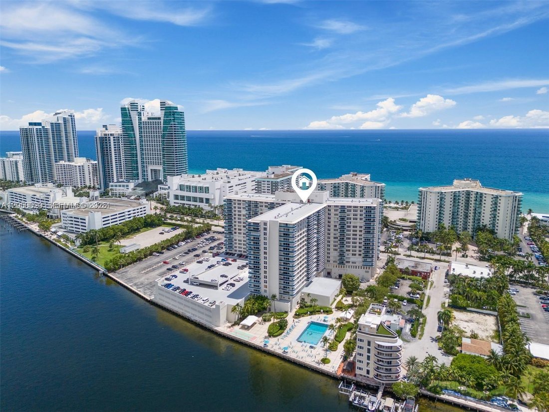 Condo in Hollywood, Florida, United States 2 - 18451428