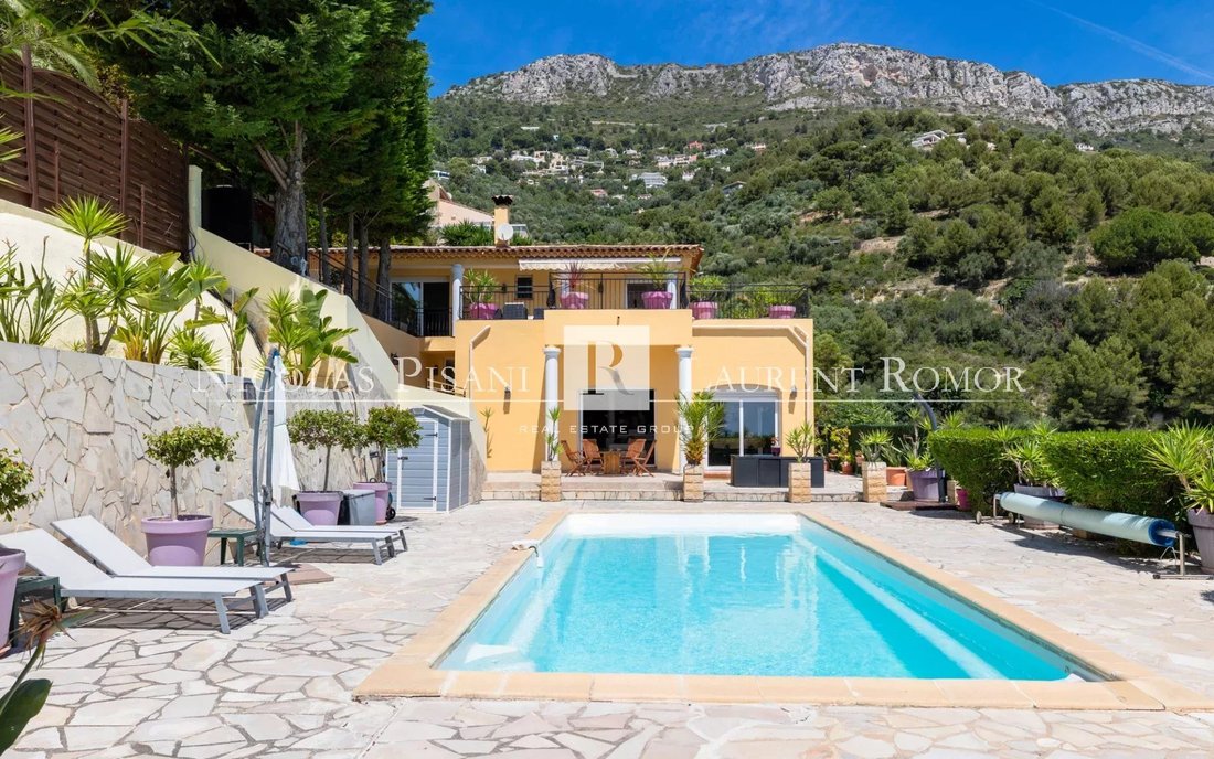 Villa in Èze, Provence-Alpes-Côte d'Azur, France 2 - 18449632