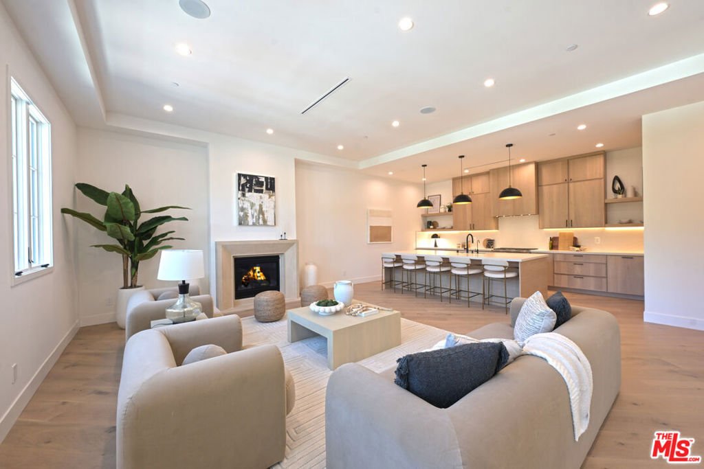 House in Los Angeles, California, United States 3 - 18449897