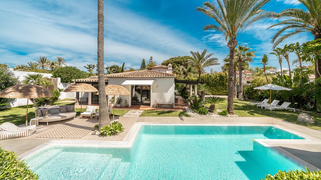House in Elviria-Cabopino, Marbella, Spain 4 - 18002175