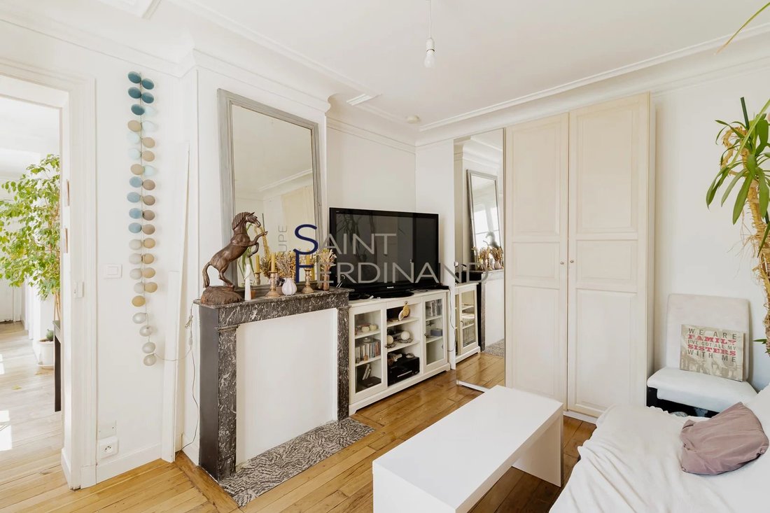 Apartment in Amiraux-Simplon-Poissonniers, Paris 18e Arrondissement, Paris 1 - 18448271