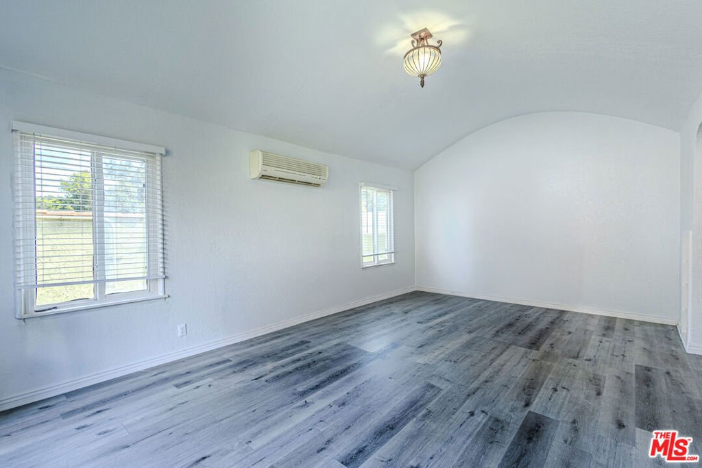 House in Glendale, California, United States 5 - 18449842