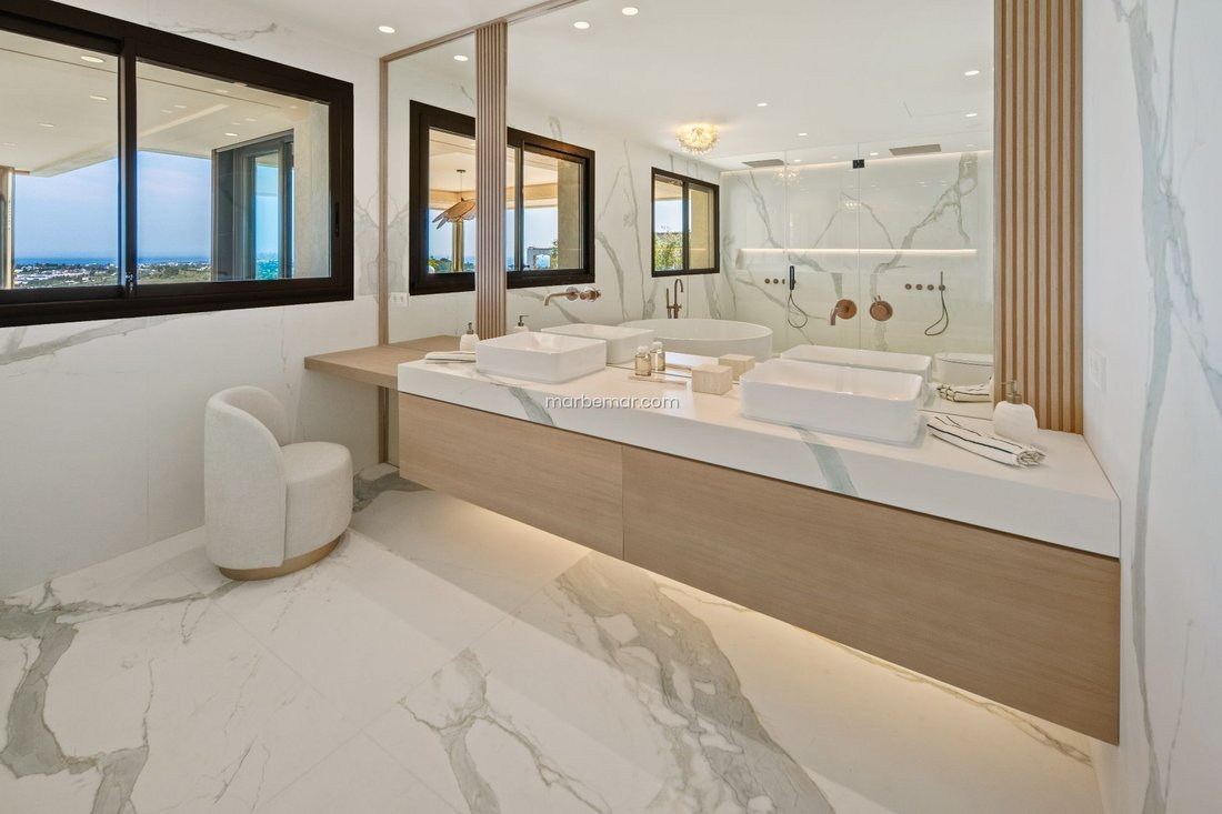 Apartment in Puerto Banus, Marbella, Spain 4 - 18449793