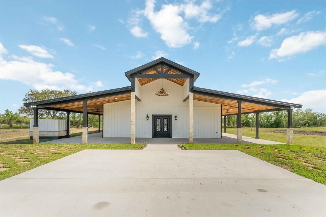 House in Alvin, Texas, United States 5 - 18446718