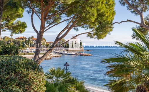 Villa in Beaulieu-sur-Mer, Provence-Alpes-Côte d'Azur, France 1